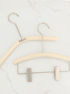 Acrylic Childrens Clothing Hangers Anti-Slip Plastic Kids Clothes Drying Hangers Smooth Surface No Trace Pants Hangers for Childrens Wear