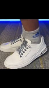 Sepatu Sneakers Tali Karet Casual Santai Import Sano Korea Style Bahan Kulit Sintetis Warna Hitam dan Putih Ukuran Standart Slip On