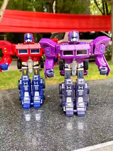 NODIA Mainan Deformasi Robot King Kong Model Mobil Deformasi Mobil Optimus Prime Deformation Truck Mainan Robot Mobil Inersia