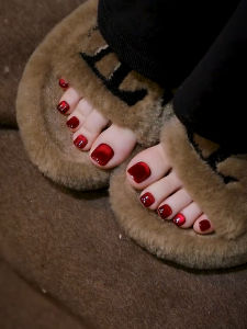 เล็บทาเล็บมือทำจากผลไม้แพร์สัน ลูกปัดแมวสีแดงสดใส ผลิตจากเนื้อสัมผัสที่สวยงาม สีสันสดใส สำหรับเล็บเท้า