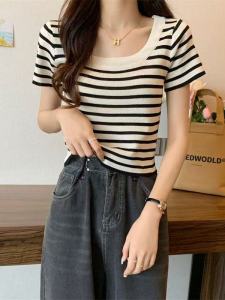 Áo Thun Tay Ngắn Cổ Chữ U Lớn Màu Đen Trắng Thiết Kế Mùa Hè Cho Nữ Áo Ngắn Hở Xương Áo Thun Cổ Vuông Áo Thun Thường