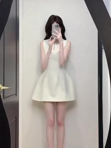 CHANGTONG | Stylish Korean Waist-Cinching Puff Short Dress