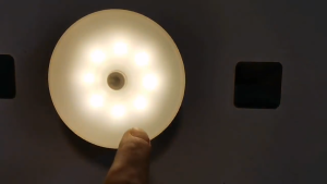 💡ไฟกลางคืนขนาดเล็กแบบสัมผัสแบบชาร์จไฟได้💡ไม่มีขั้วลดแสงสามสีอุณหภูมิแม่เหล็กดูดสายไฟฟรีหลายฉากเหมาะสม แสงป้องกันดวงตา การติดตั้งที่ยืดหยุ่น การดำเนินงานที่สะดวก