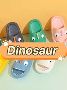 รองเท้าแตะฉลามการ์ตูนหญิงคู่รองเท้าแตะหนีบผู้ชายสำหรับใช้ในบ้านห้องน้ำกันลื่นพื้นหนา