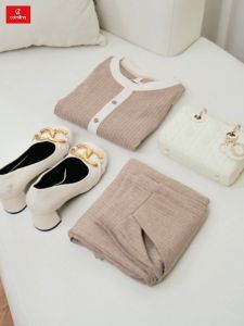Đồ bộ nữ CARDINA chất liệu nỉ tăm mềm mại kiểu dáng cổ tròn phối gấu nhẹ nhàng nữ tính 4BNF04