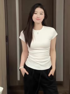 พลัสไซส์ ผู้หญิง สีขาว เสื้อยืดไหล่แขนสั้นชั้นฐาน ดีไซน์ Sensation ฤดูร้อน เผ็ด เด็กผู้หญิง สลิมฟิต สวมใส่ด้านใน