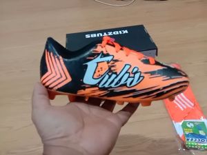 KIDZTUBS Sepatu Bola Anak Laki-laki Usia 6-10 Tahun