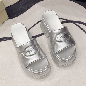 Fashionable Thick Bottom Platform Slippers Womens Summer Outdoor Wear Beautiful New 2025 Popular Flat Heel Sandals