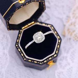 Huitan Luxury Wedding Rings for Women AA Crystal Cubic Zircon Silver Color Temperament Elegant Female Anniversary Rings Jewelry