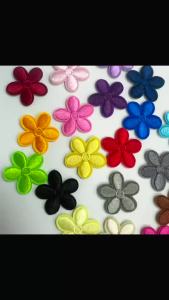 10 Pieces Iron on Embroidery Patch 23 Colours of Small Flowers 2.9*2.8CM Cheap Wholesale Clothing Accessories Back Adhesive