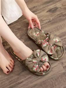 รองเท้าแตะผ้าลายผีเสื้อสุดน่ารัก รองเท้าแตะพื้นยางน้ำหนักเบาสำหรับใส่ในบ้าน รองเท้าแตะพื้นไม้สำหรับทั้งชายและหญิง รองเท้าแตะพื้นนุ่ม รองเท้าแตะแบบเงียบๆ รองเท้าแตะฤดูใบไม้ผลิ รองเท้าแตะฤดูร้อน รองเท้าแตะฤดูใบไม้ร่วง รองเท้าแตะฤดูหนาว