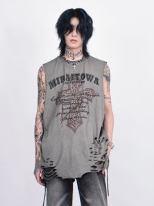 High Street Washed เดนิม เสื้อกั๊ก ผู้ชาย ฤดูร้อน รูฉีกขาดพิมพ์ลายยุโรปอเมริกัน ดีไซน์ อินเทรนด์ เหงื่อคอกลม เสื้อกั๊ก สําหรับวัยรุ่น