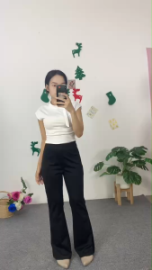 ชุดเซ็ตผู้หญิง เสื้อเข้ารูป +กางเกงรัดรูป ดีไซน์ทันสมัย เหมาะกับฤดูร้อน