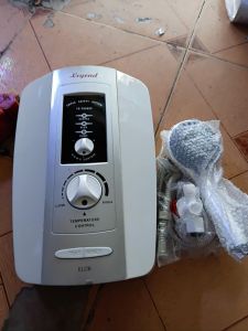 máy nước nóng tắm legend có bơm trực tiếp cũ