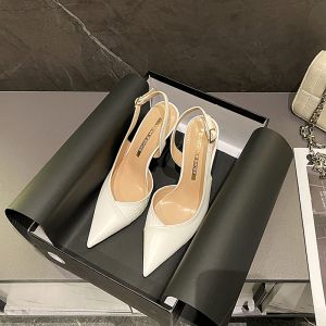 รองเท้าแตะส้นสูงสีขาว ดีไซน์เก๋ไก๋ สำหรับผู้หญิง รองเท้าแตะแบบสวมหัว สายรัดข้อเท้า รองเท้าแตะส้นเดี่ยวแบบสวมหัว รองเท้าแตะส้นแบน