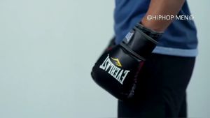 EVERLAST VM Professional Boxing Gloves Adjustable Size for Men Women Adults Muay Thai Training MMA UFC 12oz PU Lether