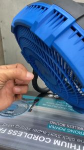 Quạt chạy pin K-Max chân pin phổ thông 4cm 4 cấp độ gió quạt lớn đường kính 29cm có thể dùng điện trực tiếp