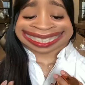 Lume Scalp Massager & Shampoo Anti Kusut Rontok: Solusi Perawatan Rambut Sehat