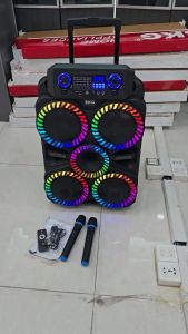SKG ลำโพง ล้อลาก 8นิ้วx4ดอก (ไม่มีดอกปลอม) 40W RMS. เบสหนัก ตับๆ ไมค์ลอย 2ตัว ไฟวิบวับ (ปิด-เปิดได้) รุ่น AV-5808 สีดำ