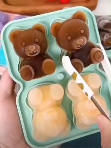 4 Grid Ice Cube Tray Cute Bear Shape Ice Block Mold Silicone Ice Maker Ice Cream Tool Frozen Ice Ball Ice Box Ice Mould with Lid