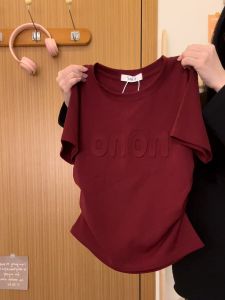 เสื้อยืดแขนสั้นทรงเข้ารูปสำหรับผู้หญิง ทรงเข้ารูป ลายตัวอักษรสีแดง ทรงเข้ารูป ทรงเข้ารูป สไตล์ย้อนยุค ทรงเข้ารูป เสื้อแขนสั้น