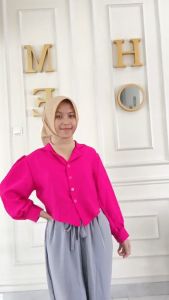 Kemeja Puff Crop Top Wanita: Desain Korea & Trend Terbaru 2024