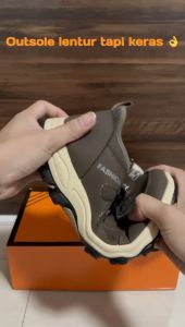 JEOVE Sneakers Shoes Sepatu Kets Kasual Flyknit BJY161 Sepatu Olahraga Outdoor Hiking Trail Pria