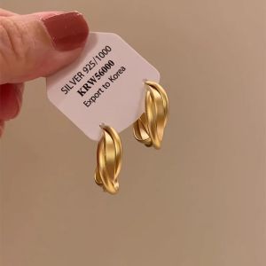 Retro Matte Gold C-Shaped Cross Earrings Luxury Minimalist Unique Versatile Metal Sensation Ear Jewelry Fashion Accessories