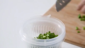 Round Sealed Drain Water Box Garlic Onion Food Container Kitchen Storage