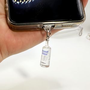 1Pc Simulated Vodka Bottle Phone Charging Port Dust Plug Personalized Phone Decoration Suitable for iPhone 17 Port Device Charging Accessories Suitable for Type-C Charging Socket Cover Phone Dust Plug Vodka Bottle Phone Accessories iPhone Accesso...