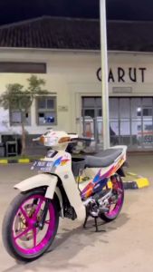 STRIPING STICKER LIS LES POLET yamaha fizr fiz r f1 zr1994 1995 putih albino stiker list body standar berkualitas termurah Mahkota Stiker