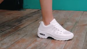 Womens Flying Woven Jogging Sneakers Korean Soft Sole Breathable Casual Fashion Comfortable Running Shoes