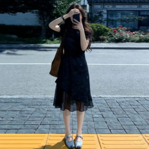LIRUSHAN | Small Sized French Style Netted Spliced Short Sleeve Dress