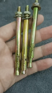 Nở sắt tắc kê sắt vàng (Bulon nở sắt) M 6x10 cm (6 ly)