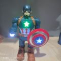 mainan robot captain America  jalan dan suara pakai baterai / robot kapten Amerika. 