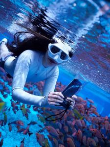 2025 Upgrade IPX8 Waterproof Phone Pouch for iPhone 16/15/14/13/12 Samsung S24/S23/S22 Xiaomi – Universal Swimming & Diving Case with Touchscreen Shockproof Adjustable Strap