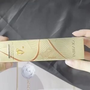 Hair Care Essential Oil Perfume Spray Revive Dry and Frizzy Hair Glossy Spray Softening Wash Free AntiStatic Specially Formulated to Dry and Frizzy Hair Add A Natural Shine护发精油