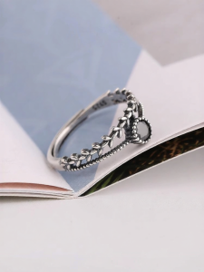 CHINSE | Elegant Minimalist Womens 925 Sterling Silver Cubic Zirconia Ring