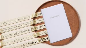 เครื่องพิมพ์ฉลาก NIIMBOT B18/N1 แบบพกพา บลูทูธ - สำหรับติดสายไฟ/เครื่องประดับ/ป้ายราคา ระบบ Thermal Transfer ใช้กระดาษและริบบอนต่อเนื่อง สติ๊กเกอร์กาวติดเอง ทนนาน 8 ปีไม่ซีดจาง (iOS Android) 【แถมฟรี! กระดาษ 1 ม้วน + ริบบอนบาร์โค้ด 1 ชิ้น】