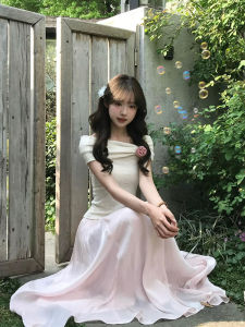 Stunning White One-Shoulder 3D Flower Short-Sleeve Womens T-Shirt Slim Fit Summer Design Trendy Hot Girl Top Korean Style Knitted