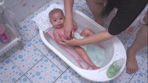 อ่างอาบน้ําเด็กแนนนี่3069 พร้อมเก้าอี้อาบน้ําตาข่ายN262