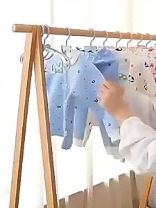 10 Pieces of Childrens Hangers Portable Plastic Display Hangers Windproof Childrens Outerwear Hangers Baby Clothing Organizer