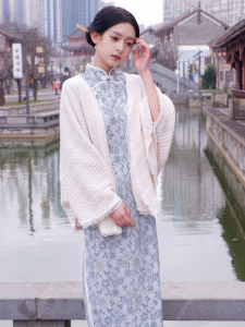 Đầm Áo Dài Tay Voan Ren
