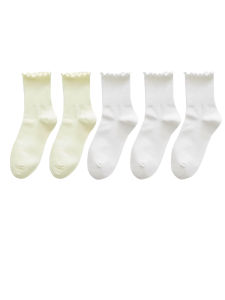 ถุงเท้าฮาราจูกุแบบรัฟเฟิล 5 คู่ สำหรับผู้หญิงและเด็กผู้หญิง ถุงเท้าข้อกลางสีดำขาว สไตล์หวานๆ นุ่ม ระบายอากาศดี แบบหลวมๆ สั้นๆ สไตล์โลลิต้า