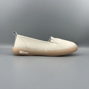 รองเท้าส้นแบนหนังวัวชั้นบนแท้สำหรับผู้หญิง ฤดูใบไม้ผลิ รองเท้าลำลองแบบสวมสบาย รองเท้าแบบสวมสำหรับคุณแม่ รองเท้าแฟชั่น