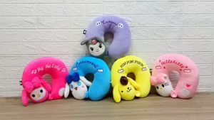 Bantal Travel Melody&Friends: Bantal Leher U Tali Kancing