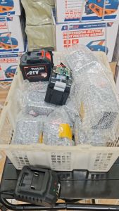 Pin đóng 20 Cell xám Dòng Xả Cao Chân Pin Phổ Thông 4cm Có Đèn Led Báo Pin Bảo Hành Chính Hãng 6 Tháng