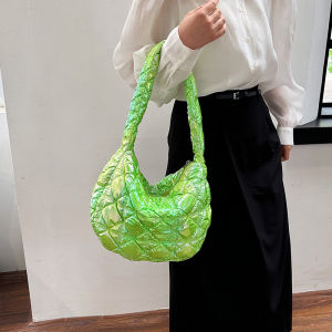 Fashion Lingge Quilted Shoulder Bag Womens Purse Designer Ruched Nylon Large Handbag Ruched Cloud Bag Luxury Messenger Bag