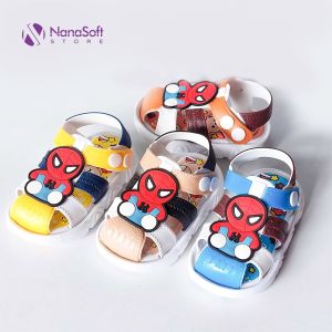 Sandal Anak Laki-laki Motif Spiderman dengan Bunyi Cit-Cit Tali Elastis Warna Cerah