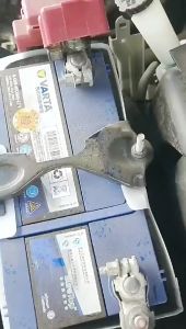 [SG Stock] Car Battery Jump Starter | 30000mAH for 12VDC | Max 30 Charges for Petrol Diesel Car | USB Charging | Safety Connectors | Digital Device Chargers | Emergency Flash Light